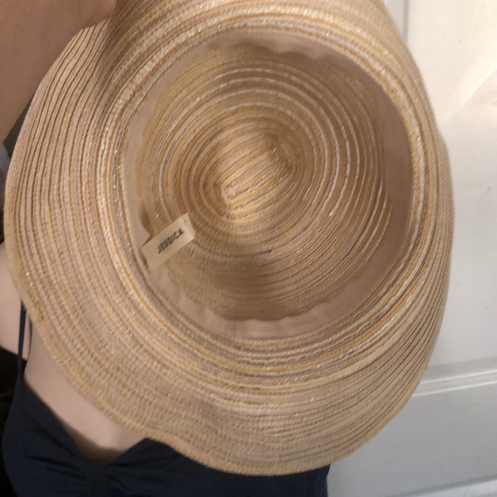 Beach hat - Picture 2 of 2